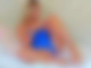 La MILF EllisaCherry en direct sur webcam