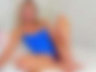 Эротическая трансляция с EllisaCherry — Public Mature на Camsoda