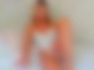 Live cam show with EllisaCherry - Athletic Middle Aged on Camsoda