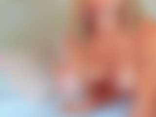 EllisaCherry's Live Sex Cam Show