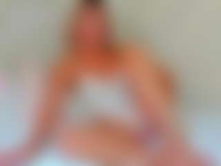 EllisaCherry's Live Sex Cam Show