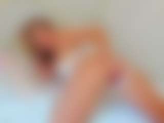 EllisaCherry's Live Sex Cam Show