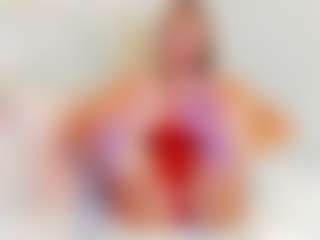 Live cam show with EllisaCherry - Skinny MILF on Soda Cam