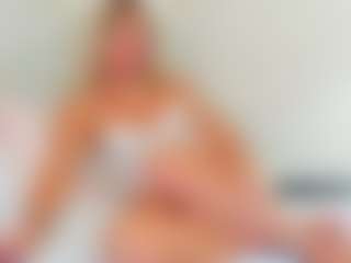 Live cam show with EllisaCherry - Green Eyes on Camsoda