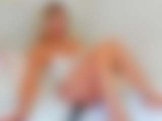 EllisaCherry's Live Sex Cam Show