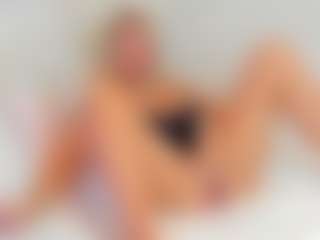 EllisaCherry's Live Sex Cam Show