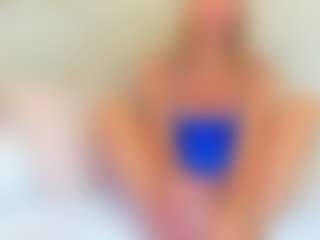 Live cam show with EllisaCherry - Dildo Mature on Camsoda