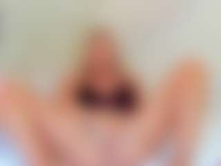 EllisaCherry's Live Sex Cam Show