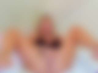 EllisaCherry's Live Sex Cam Show