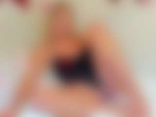 Live cam show with EllisaCherry - Living Room on slutload