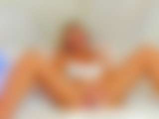 Show de cam en vivo con EllisaCherry - Big Tits en Camsoda