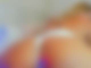 Live cam show with EllisaCherry - Athletic BBW on madthumbs