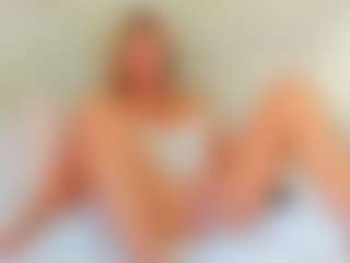 Live cam show with EllisaCherry - Public Curvy on Camming Site