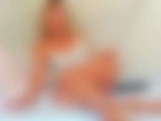 Live cam show with EllisaCherry - Cum Mature on Camsoda