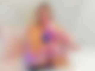 Live cam show with EllisaCherry - Blonde Hair MILF on Camsoda