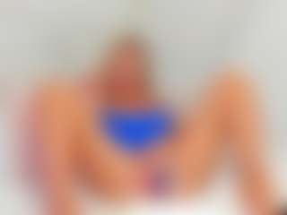 Live cam show with EllisaCherry - Small Ass on Camsoda