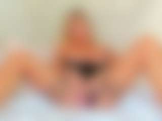 EllisaCherry's Live Sex Cam Show