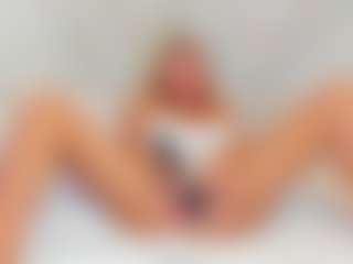 EllisaCherry's Live Sex Cam Show