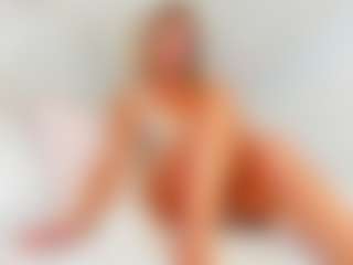 Live cam show with EllisaCherry - Squirt on SpunkLive