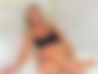 EllisaCherry's Live Sex Cam Show