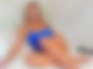 EllisaCherry's Live Sex Cam Show