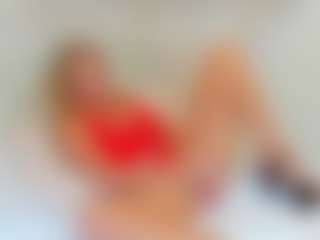 Live cam show with EllisaCherry - Skinny on Camsoda