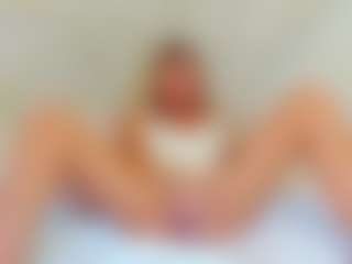EllisaCherry's Live Sex Cam Show