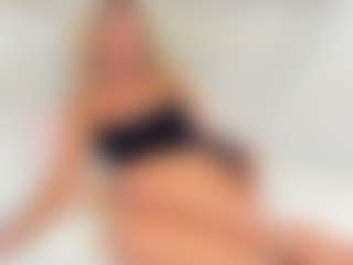 Live cam show with EllisaCherry - Flashing on Streamer API