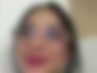 Live cam show with Kira Lopez - Blonde Hair on Soda Cam
