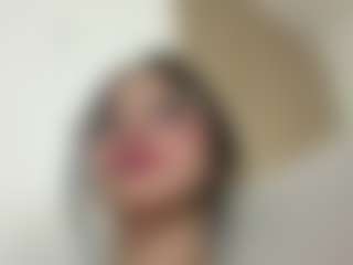 Live cam show with Kira Lopez - Brown Eyes on TastyBlacksLive