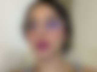 Kira Lopez's Live Sex Cam Show