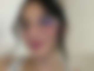 Kira Lopez's Live Sex Cam Show