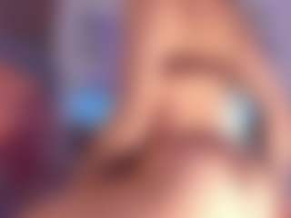 Kira Lopez's Live Sex Cam Show