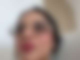 Live cam show with Kira Lopez - Latina Petite on SpankPalCams | colombia