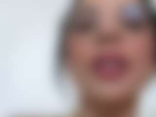 Live cam show with Kira Lopez - Young Adult on Fling VIP Chat