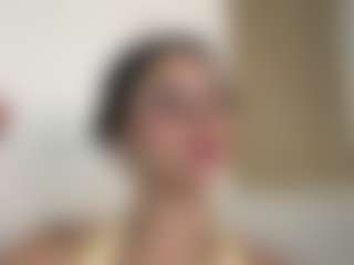 Live cam show with Kira Lopez - Blowjob on Milfs Live