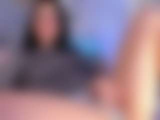 Live cam show with Kira Lopez - Squirt on Camsoda