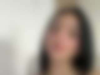 Live cam show with Kira Lopez - Teen (18+) on Camiplay Live