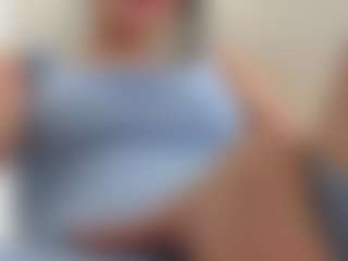 Kira Lopez's Live Sex Cam Show