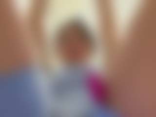 Live cam show with Kira Lopez - Solo on Chatstar