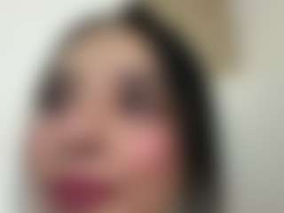 Live cam show with Kira Lopez - Slender on liverealitysex.com