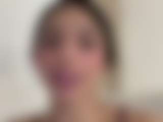 Kira Lopez's Live Sex Cam Show
