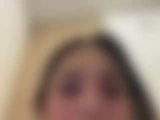 Live cam show with Kira Lopez - Asian Lovense on AdultVida.com