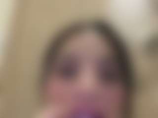 Kira Lopez's Live Sex Cam Show