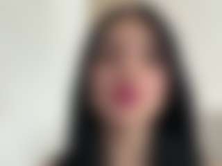 Live cam show with Kira Lopez - Brown Eyes Brown Hair on sexylive.show