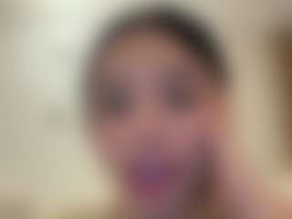 Kira Lopez's Live Sex Cam Show