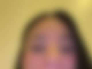 Live cam show with Kira Lopez - Cono Afeitado on Milf Play