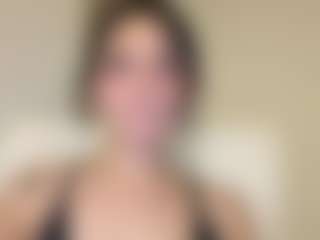 Live cam show with Kira Lopez - Tease on Cam Slut