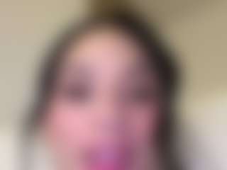 Kira Lopez's Live Sex Cam Show