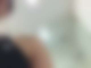 Kira Lopez's Live Sex Cam Show